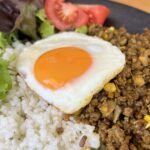 ドライカレー　目玉焼き